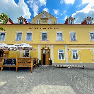 Hotel Pod Zamkem ヴラノフ・ナト・ディイー Exterior photo