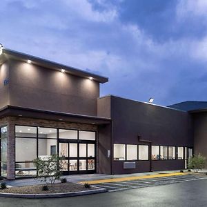 ホテル Ramada By Wyndham Modesto Yosemite Area Exterior photo