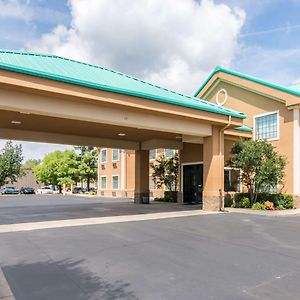 Quality Inn And Suites アルマ Exterior photo
