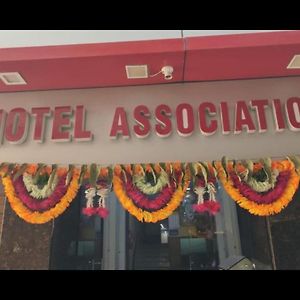 Shri Halwai Hotel Association & Lodge Gondia By Wb Inn Exterior photo