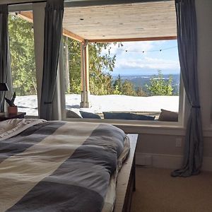 クアリカム・ビーチ Mountain House Of Wonder Bed & Breakfast Exterior photo