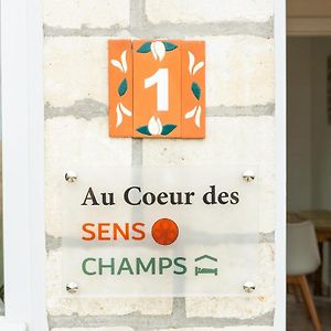 ホテル Au Coeur Des Champs ニヴェル Exterior photo