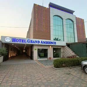 Hotel Grand Ambience Gāndhīdhām Exterior photo