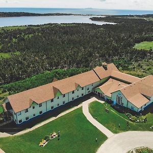 Auberge La Salicorne Et Escapades - Adventure Resort Grande-Entrée Exterior photo