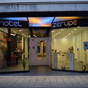 Zerupe Hotel サラウツ Exterior photo