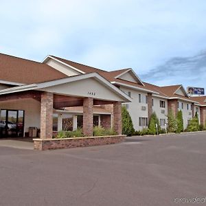 Boarders Inn & Suites By Cobblestone Hotels - Supe スペリオル Exterior photo
