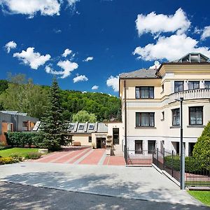 Letni Pobyt Na Hotelu Samechov V Posazavi Chocerady Exterior photo