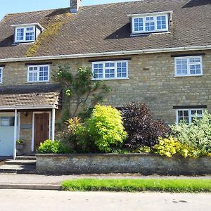 Sulgrave Stone House Bed & Breakfast Exterior photo