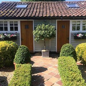 The Black Horse At Ireland Shefford Exterior photo