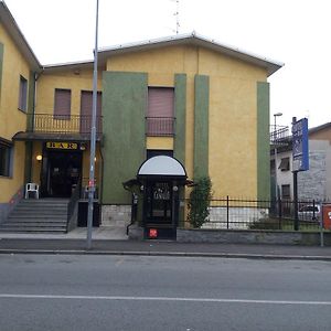 Hotel Cristallo ノヴァーラ Exterior photo