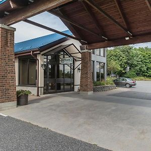 Quality Inn & Conference Centre パリーサウンド Exterior photo