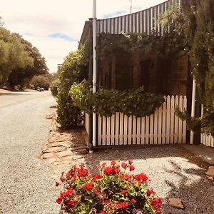 Mintaro The Olddevonshire House Bed & Breakfast Exterior photo