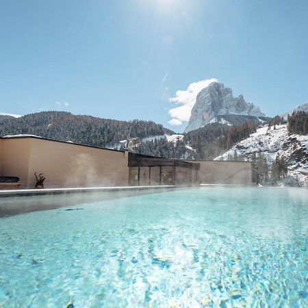 Hotel Touring Dolomites Santa Cristina Val Gardena エクステリア 写真