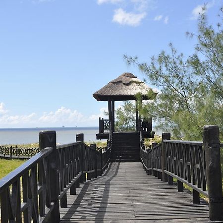 Golden Peacock Resort Hotel ベイラ エクステリア 写真