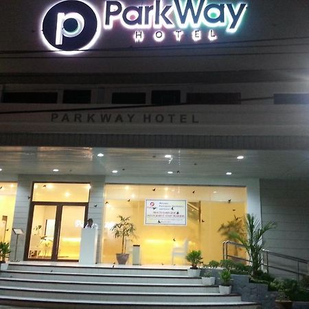 Parkway Hotel スリガオ エクステリア 写真