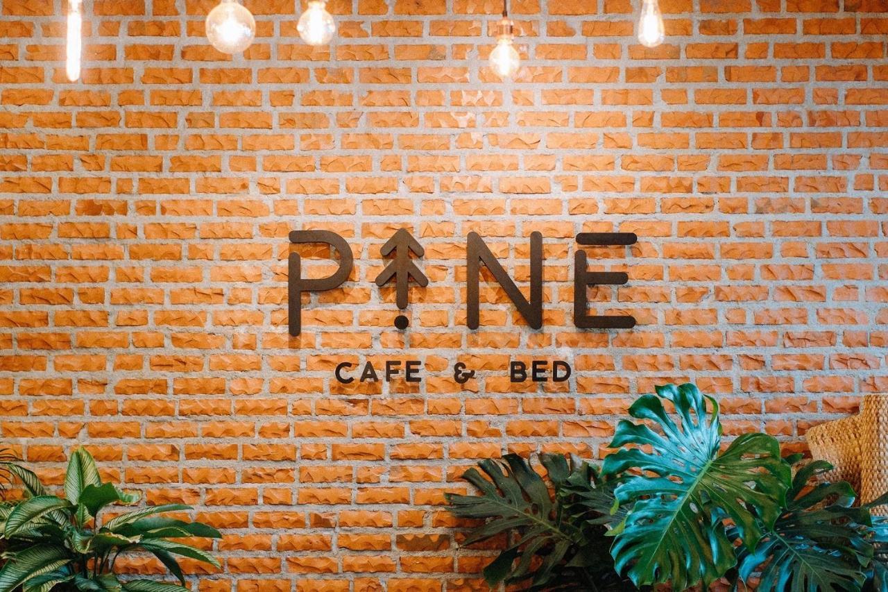 ホテル Pine Cafe'&Bed プラナコーン・シー・アユタヤ エクステリア 写真