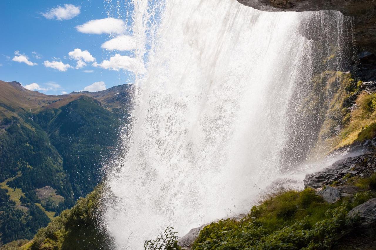 Hotel Wasserfall Fusch an der Grossglocknerstrasse エクステリア 写真