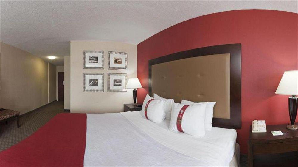 Holiday Inn & Suites Raleigh Cary, An Ihg Hotel エクステリア 写真