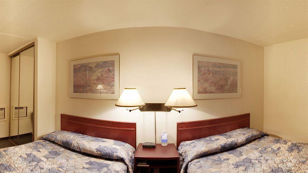 Travelodge Calgary Macleod Trail エクステリア 写真