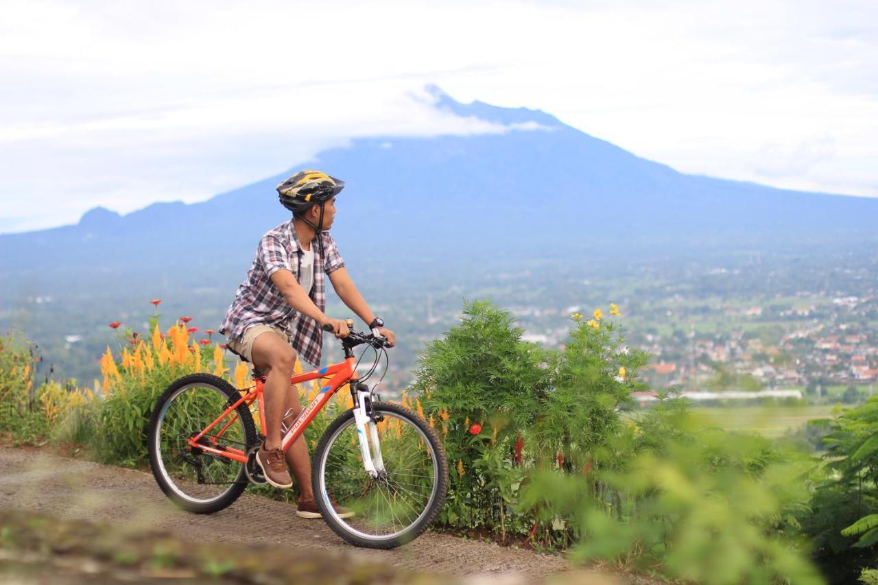 Abhayagiri - Sumberwatu Heritage Resort ジョグジャカルタ エクステリア 写真