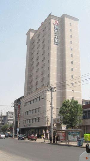 ホテル ジンジャン イン シェンヤン ノース ステーション 瀋陽 エクステリア 写真