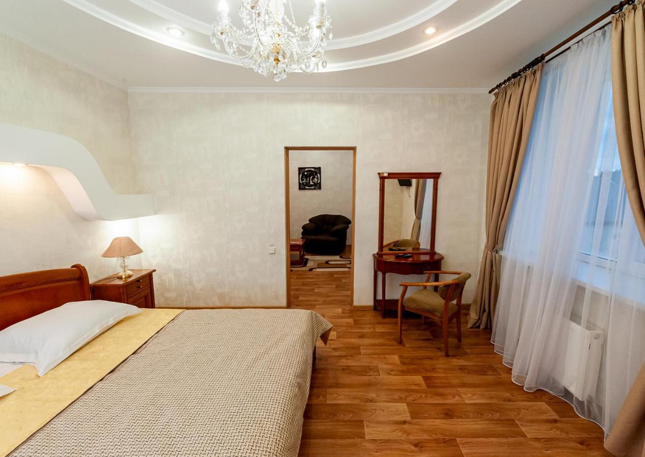 Hotel Palace Ukraine ムィコラーイウ エクステリア 写真