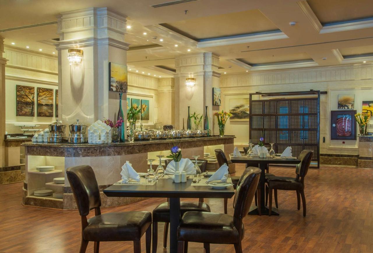 Radisson Blu Hotel, Dhahran アル・コバール エクステリア 写真