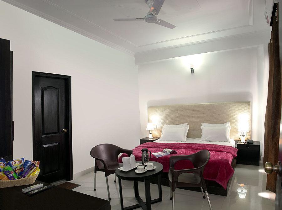 Rishikesh Inn By One Hotels リシケーシュ 部屋 写真