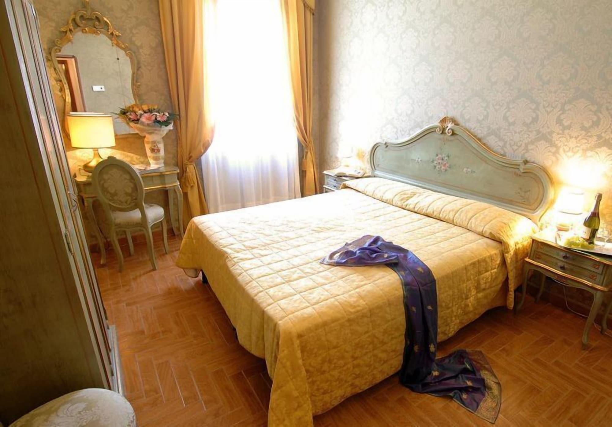 ホテル カナル ＆ ウォルター ヴェネツィア エクステリア 写真