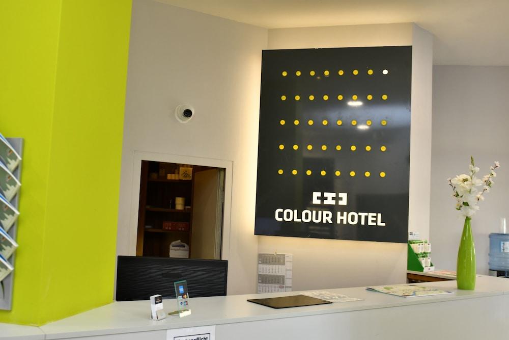 カラー ホテル フランクフルト エクステリア 写真