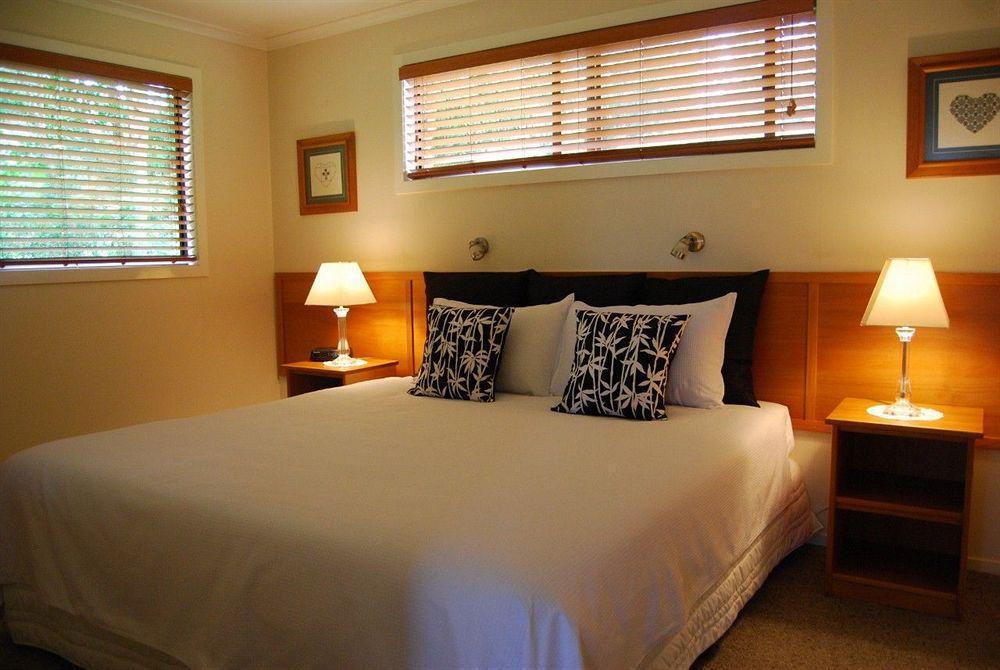 Kentia Holiday Apartments Norfolk Island エクステリア 写真