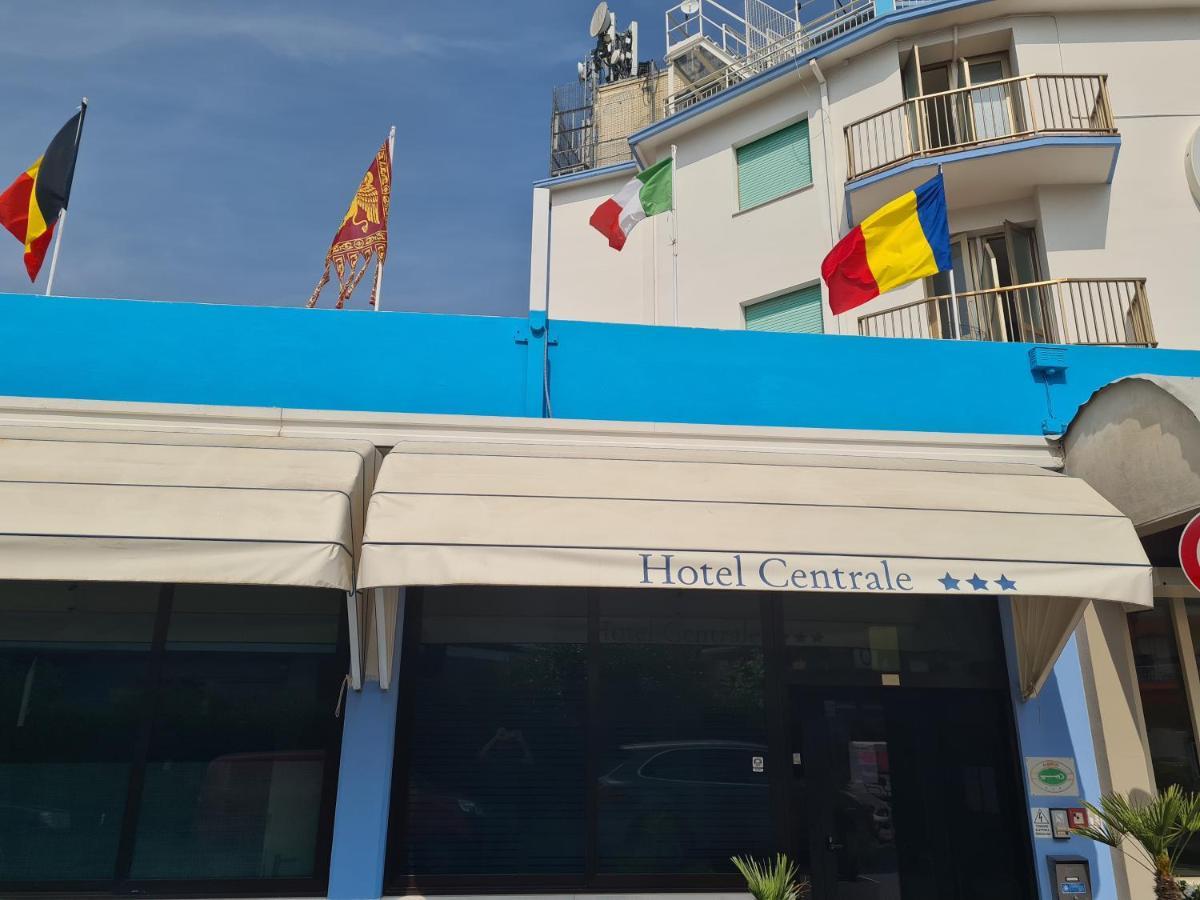 Hotel Centrale エラクレア・マーレ エクステリア 写真