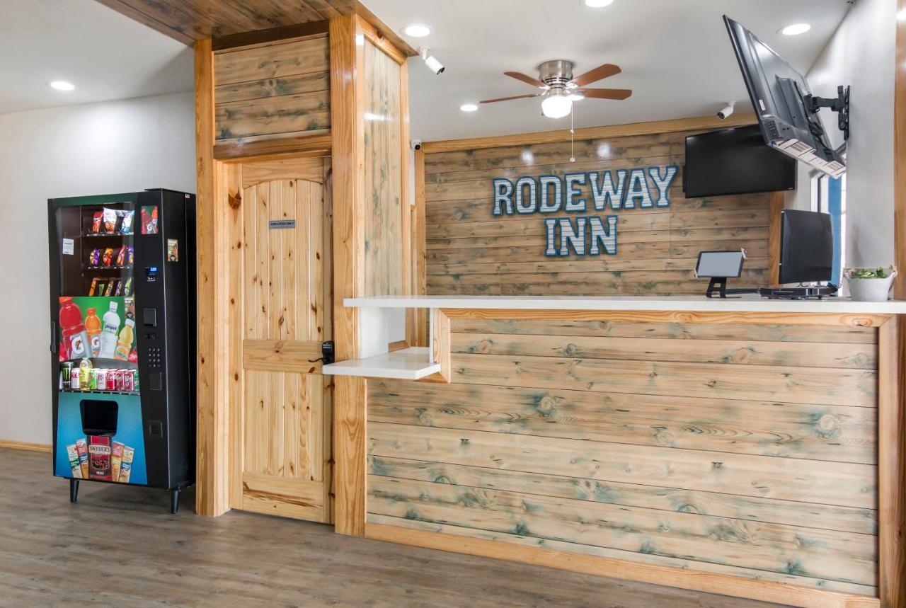 Rodeway Inn Broken Bow-Hochatown エクステリア 写真