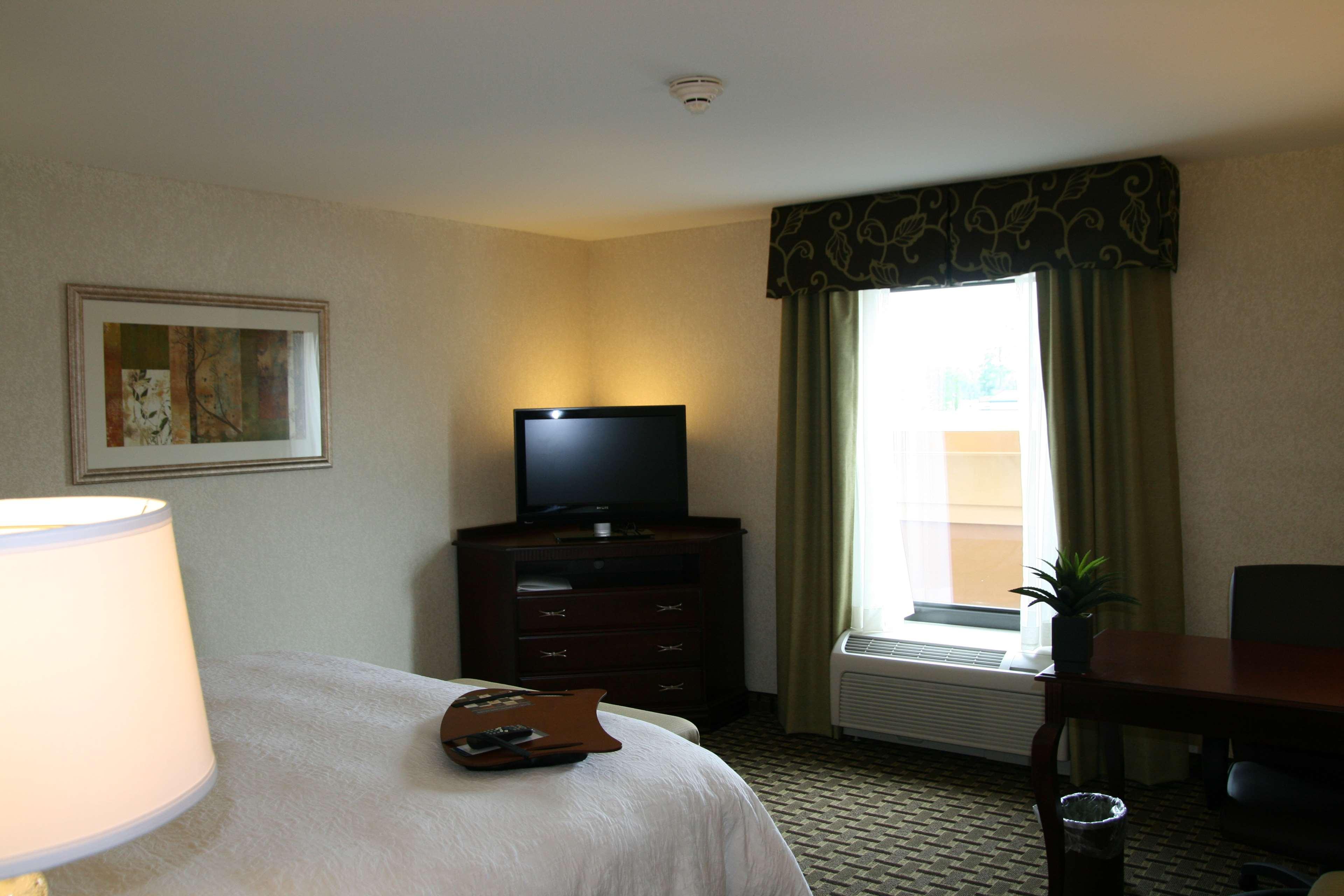 ホテル ハンプトン イン&スイーツ クリーブランド メンター 部屋 写真