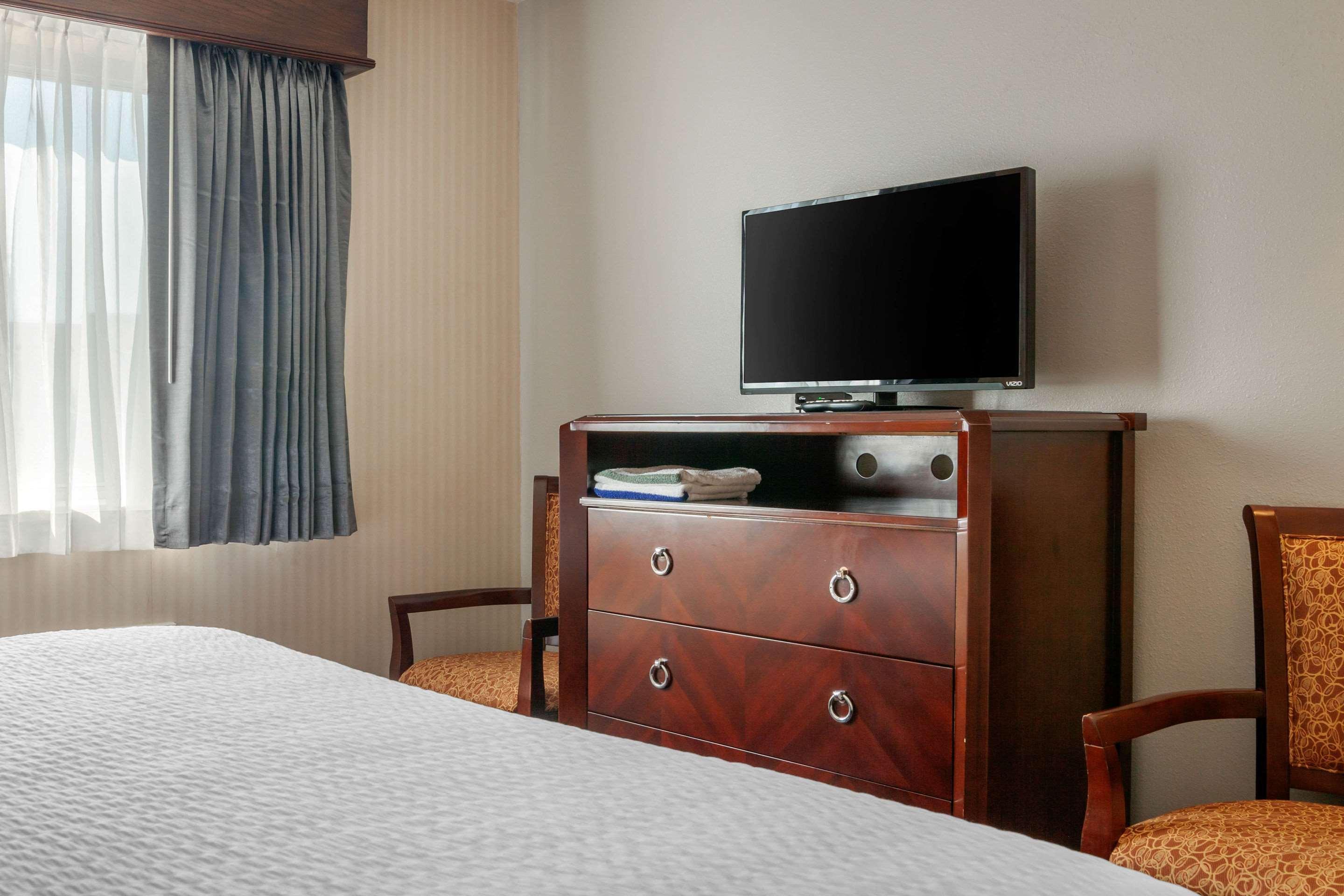 Clarion Hotel & Suites ウィスコンシン デルズ エクステリア 写真