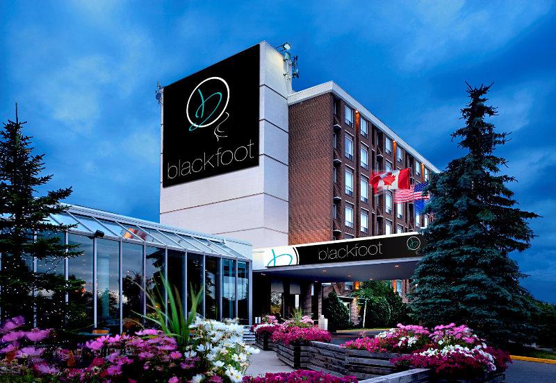 ホテル ブラックフット カルガリー エクステリア 写真
