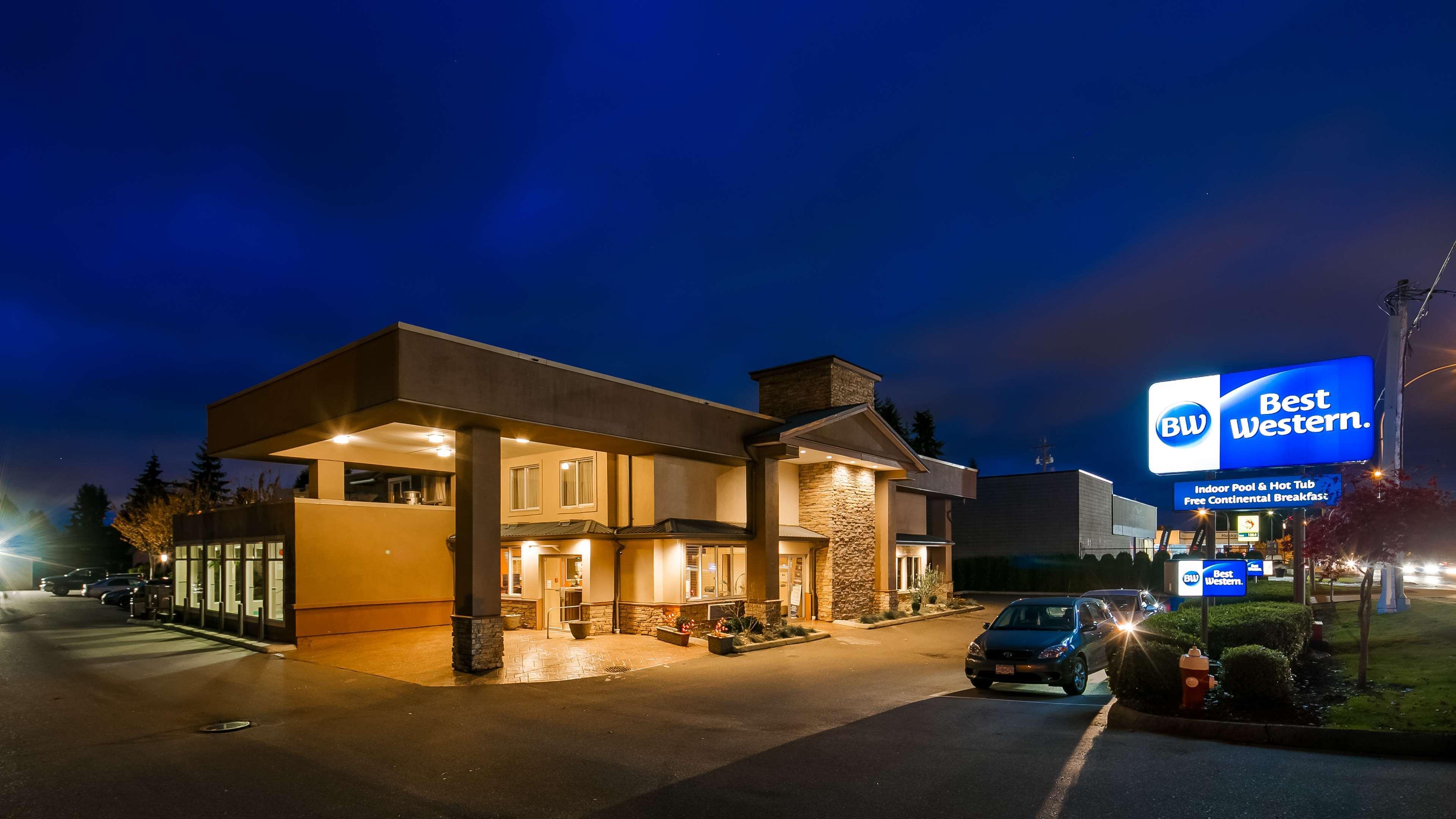 ホテル ベストウェスタン メープル リッジ Maple Ridge エクステリア 写真