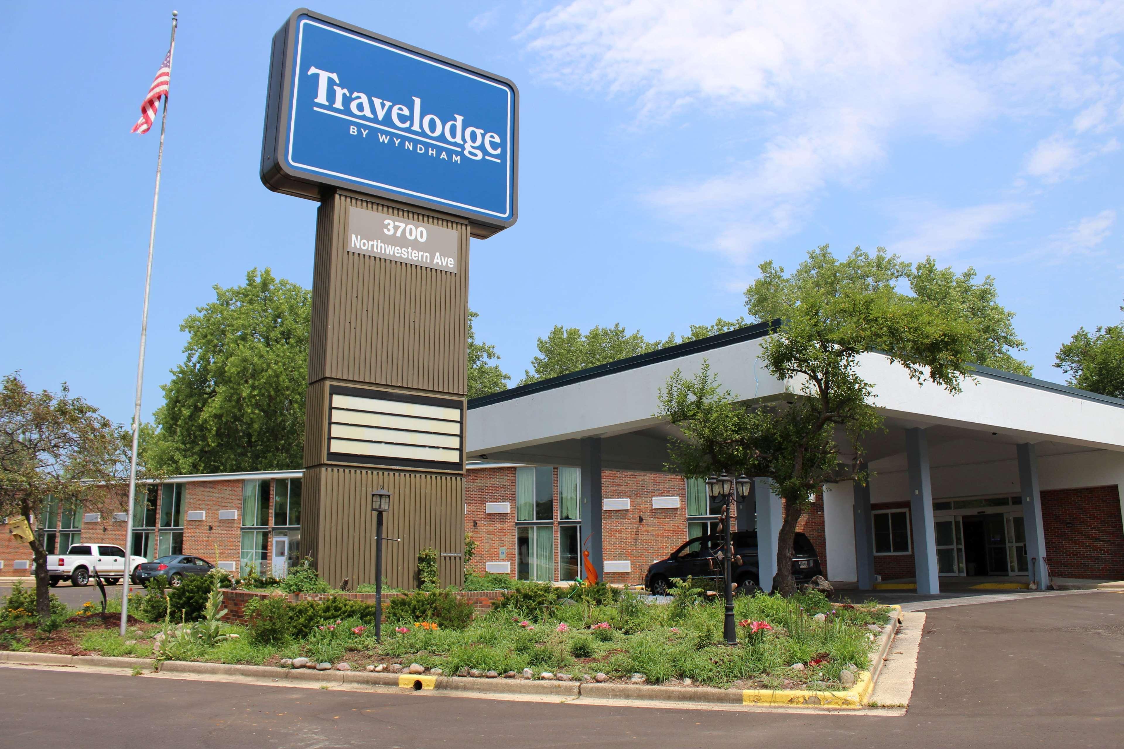 Travelodge By Wyndham Water'S Edge Hotel - ラシーン エクステリア 写真