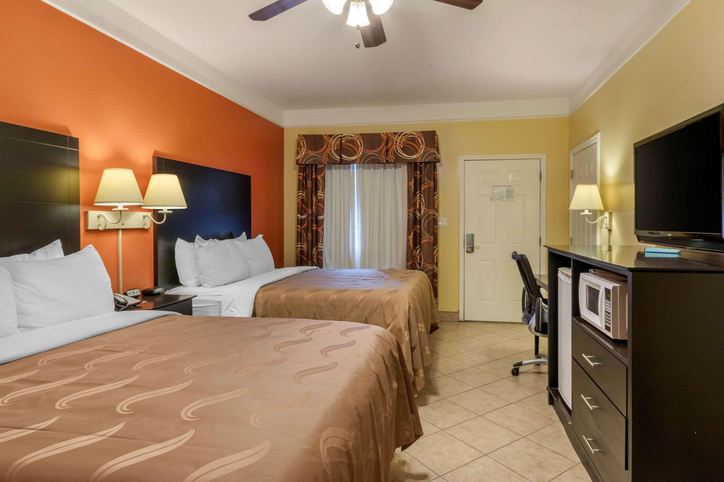 Quality Inn & Suites At The Outlets Mercedes-Weslaco エクステリア 写真