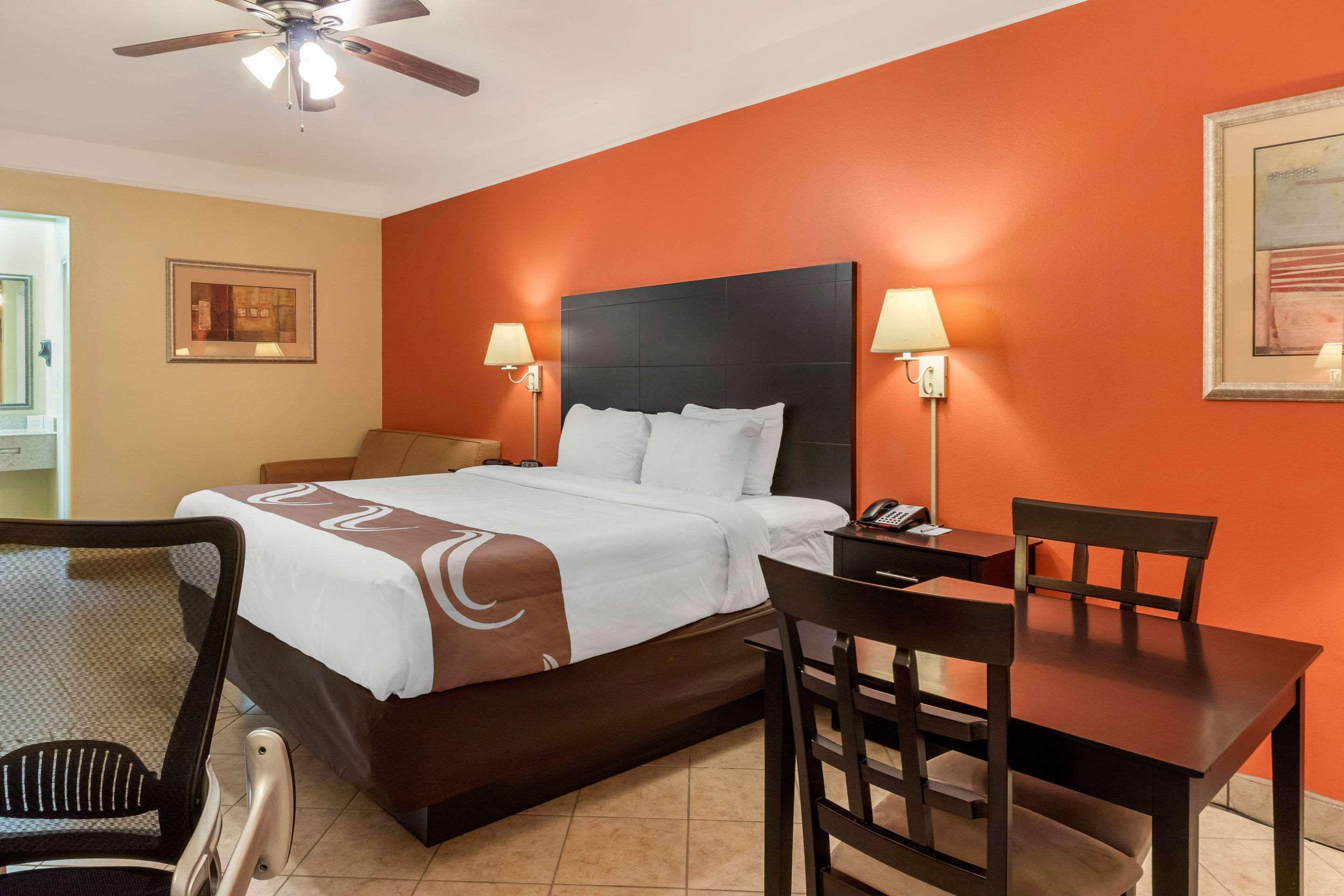 Quality Inn & Suites At The Outlets Mercedes-Weslaco エクステリア 写真
