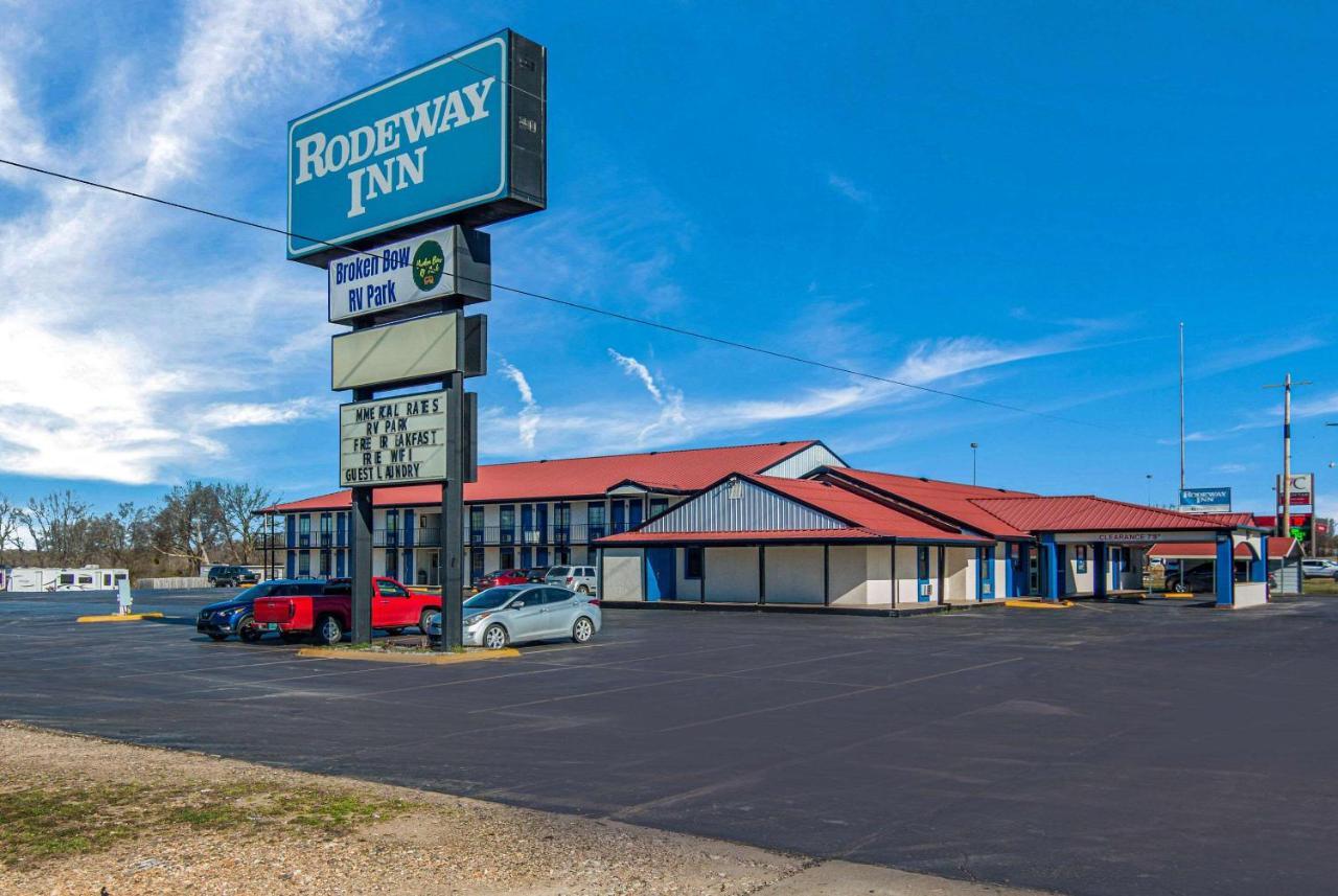 Rodeway Inn Broken Bow-Hochatown エクステリア 写真