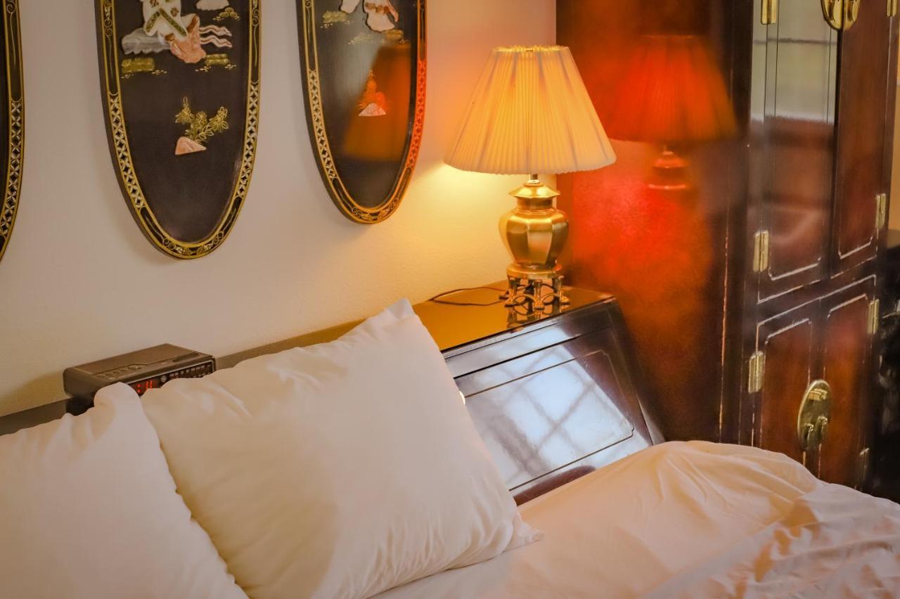 Cozy House Inn & Suites By Marifah Williamsburg エクステリア 写真