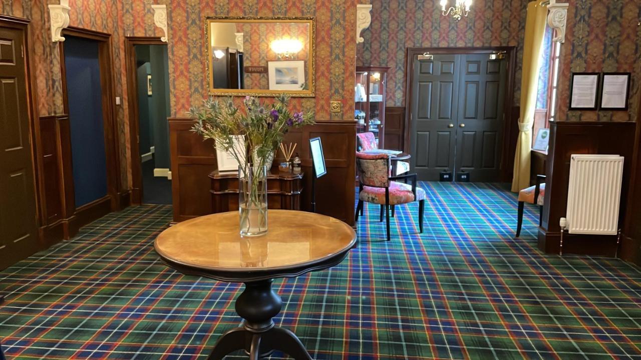 Craigdarroch Hotel Foyers エクステリア 写真