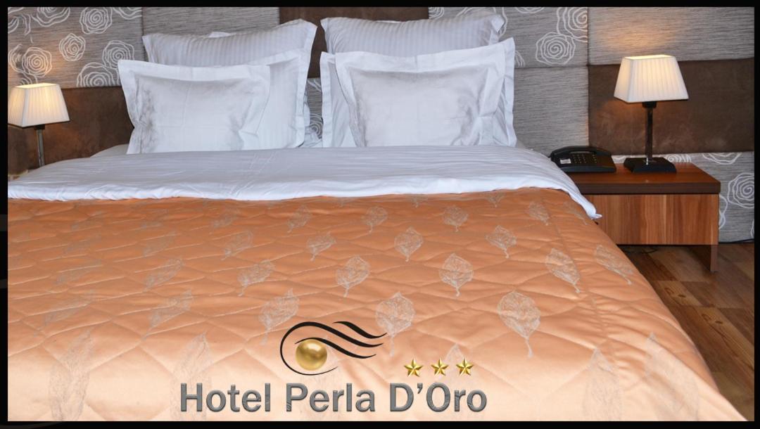 Hotel Perla D'Oro ティミショアラ エクステリア 写真