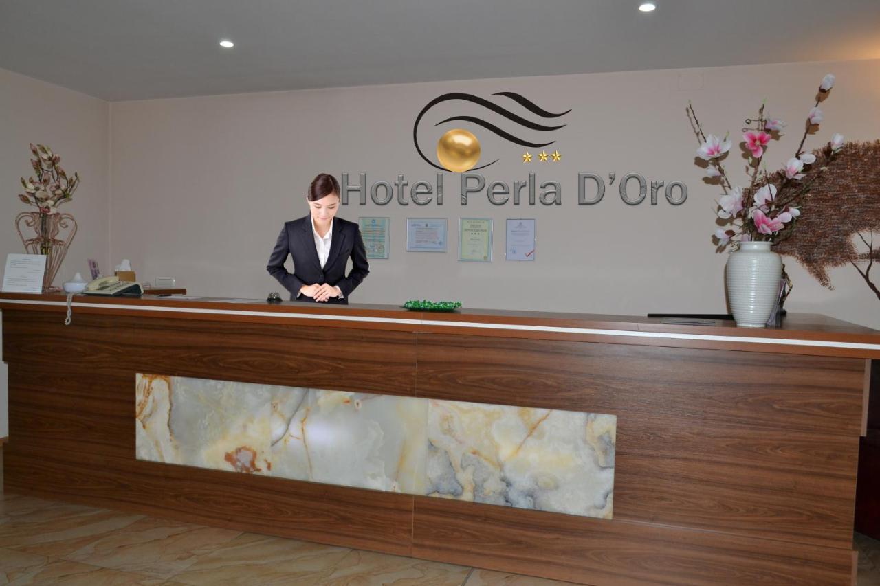 Hotel Perla D'Oro ティミショアラ エクステリア 写真