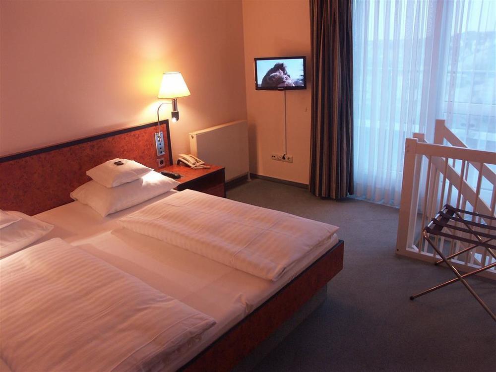 ホテル アルカディア フリードリヒスドルフ 部屋 写真