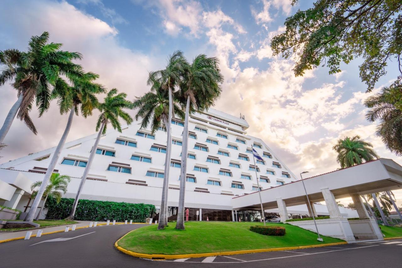ホテル クラウン プラザ マナグア エクステリア 写真