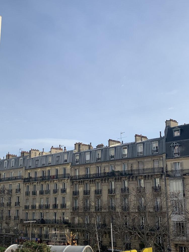 モダン ホテル モンマルトル パリ エクステリア 写真