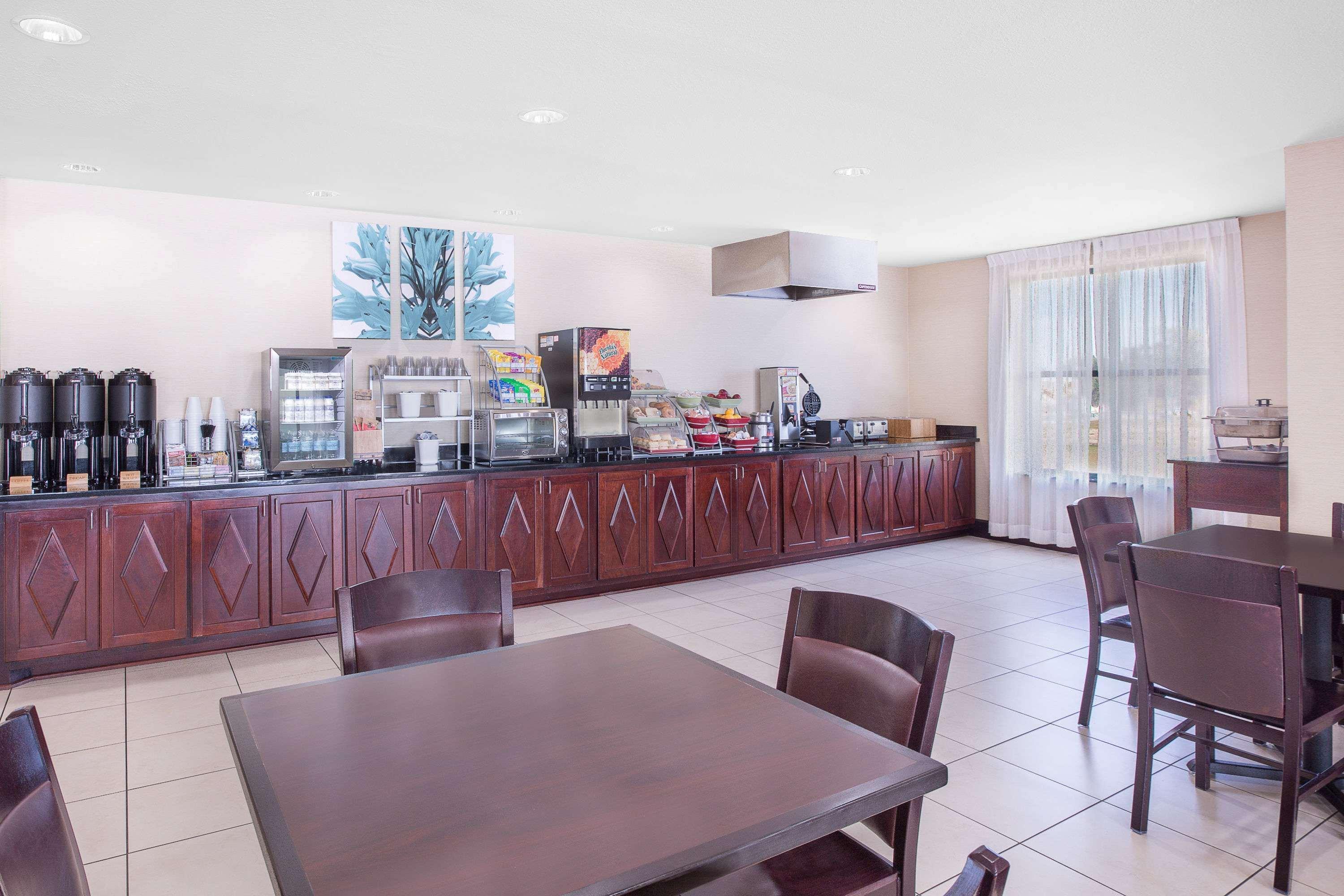 Holiday Inn Express - Gulfport Beach, An Ihg Hotel エクステリア 写真