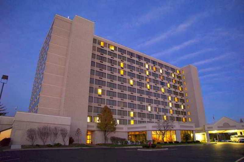 ダブルツリー ホテル セント ルイス アット ウエストポート メアリーランド・ハイツ エクステリア 写真